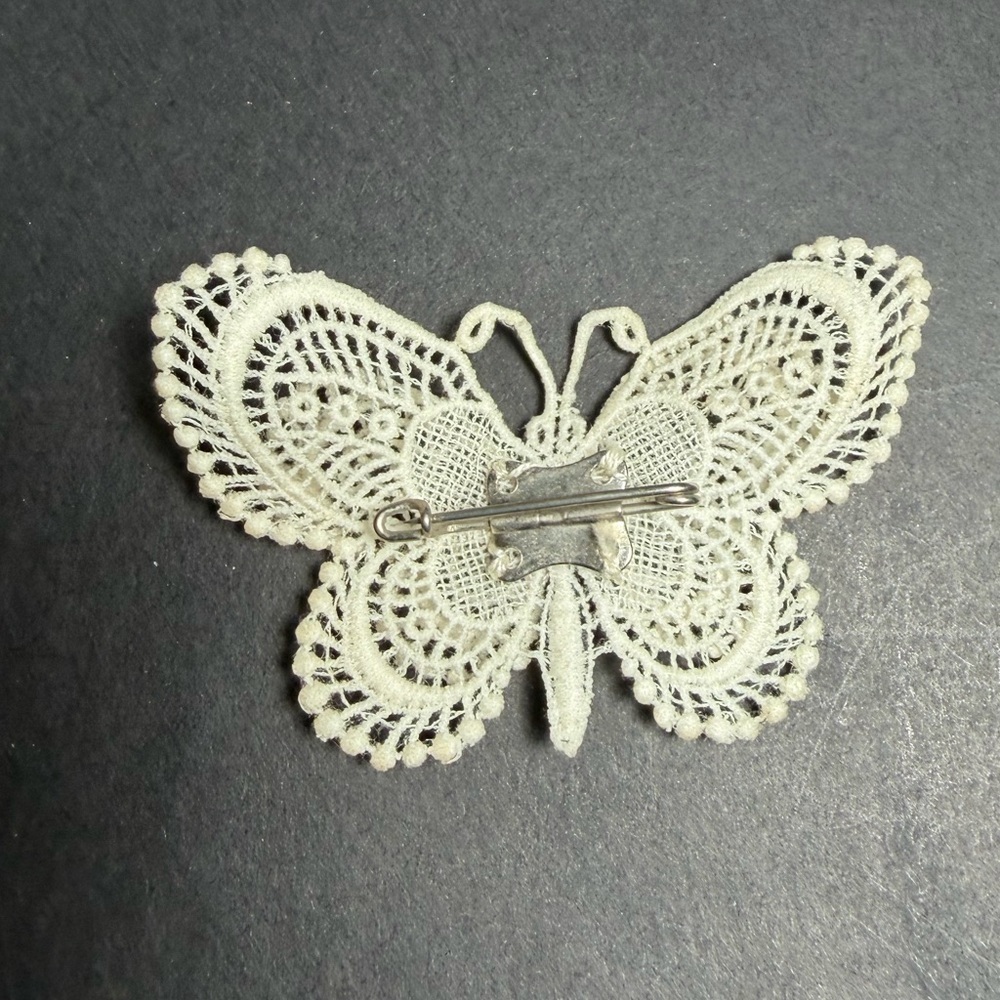 Vintage White Swiss Lace Butterfly Brooch Pin - Picture 8 of 12